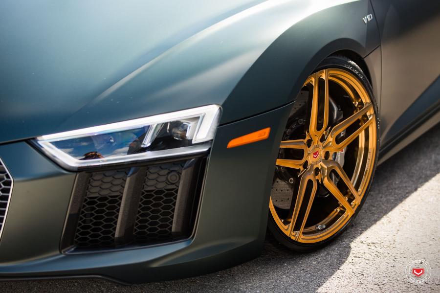 Детали экстерьера Audi R8 V10 on Vossen Wheels (HC-1) 2016 года  (фото 16 из 47)